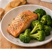 Salmão com batata doce e brócolis